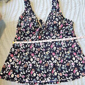 Swim Solutions Vintage Daisy Printed V-Neck Bow Tankini Top